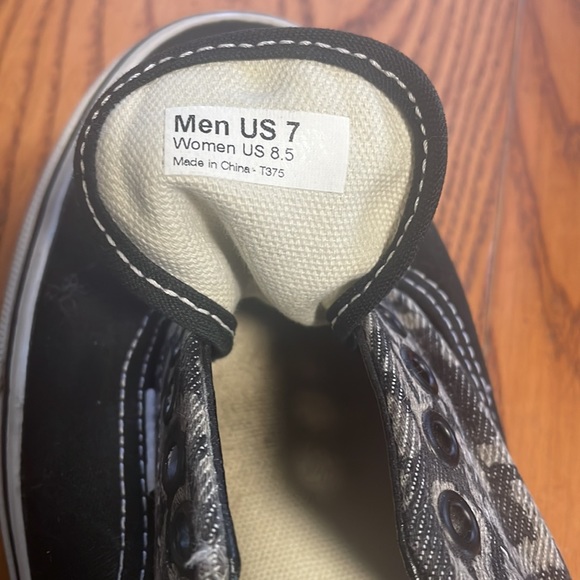 Rad Vans - Picture 4 of 4